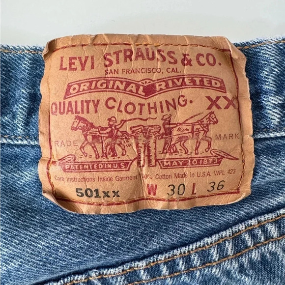 Vintage 90s Levi’s 501 Cut Off Jean Shorts Tag size 30 - Picture 5 of 11